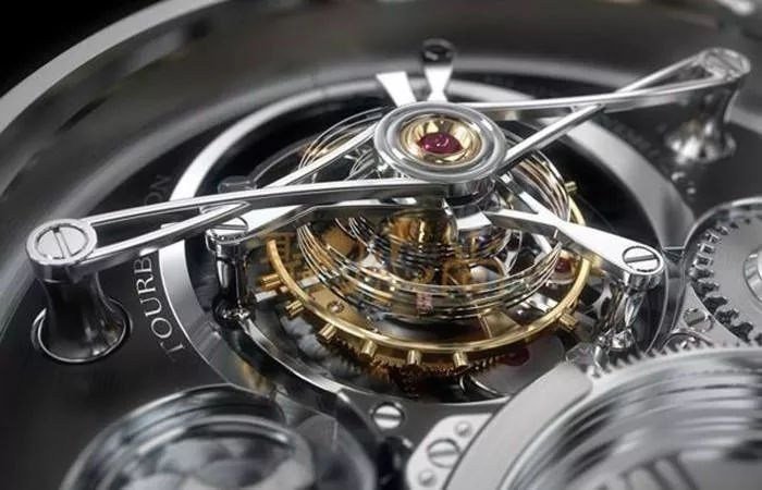 奢侈品手表怎么保养？深圳手表厂家9721太阳成见好就收为你解答